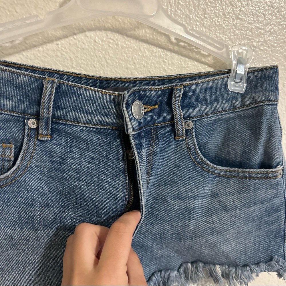 4/$10 Kendall & Kylie high rise jean shorts - Picture 3 of 5